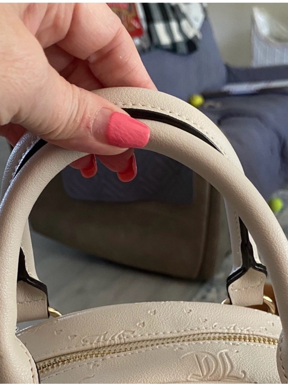 Juicy Couture Cream Embossed Dome Satchel-NWT Retail $89 - Picture 4 of 8